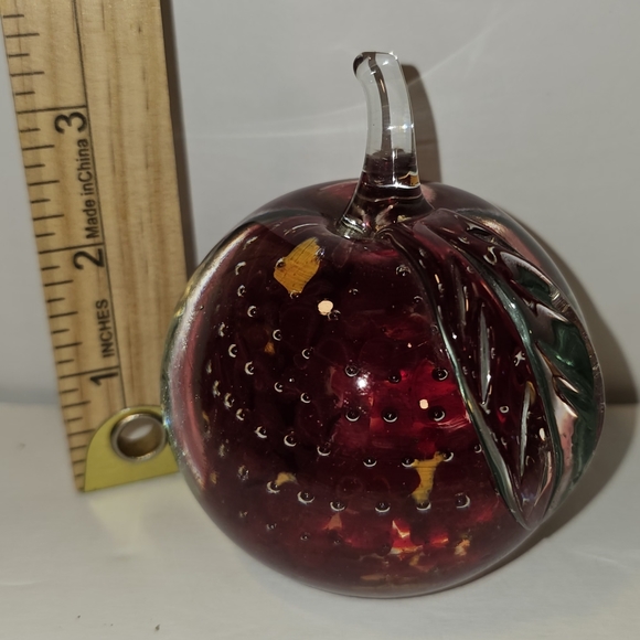Murano Glass Apple Paperweight - Picture 6 of 11